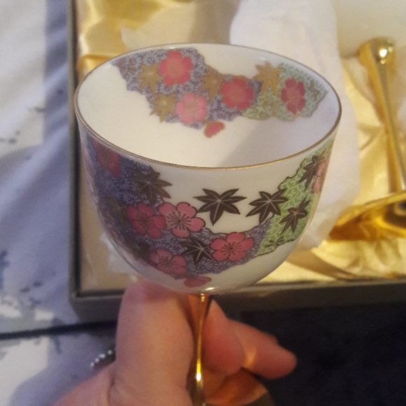Pair of Beautiful Goblets - Picture 2 of 4